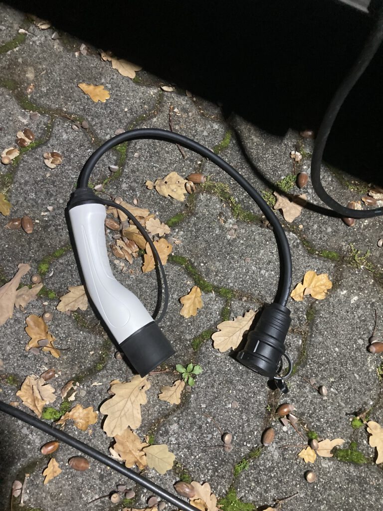 Unser Typ 2 zu Schuko/CEE Ladekabel Adapter mit CPP Elektronik